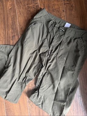 The North Face light weight hiking pant Olive Utility Cargo Pants